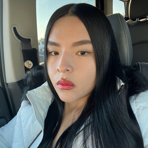 Meet your Posher, Jennifer - Picture 1 of 1